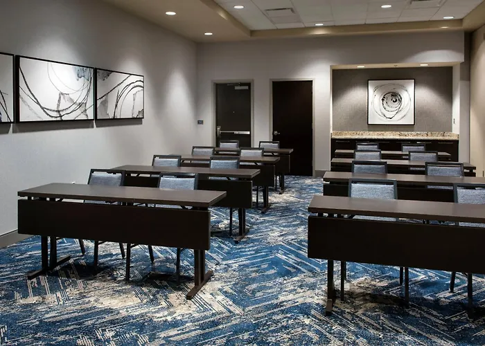 Courtyard By Marriott Philadelphia South At The Navy Yard