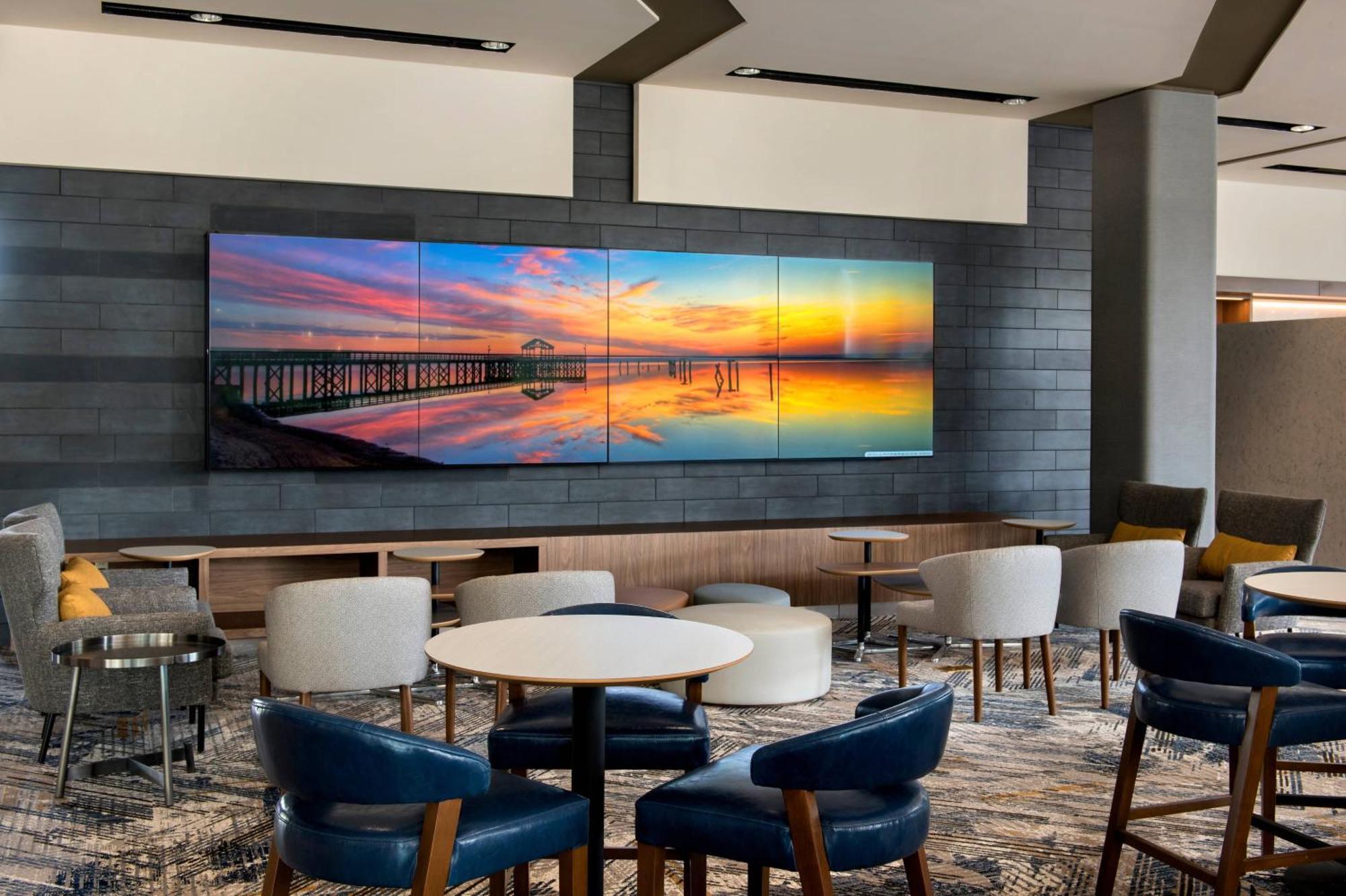 Courtyard By Marriott South At The Navy Yard Hotel