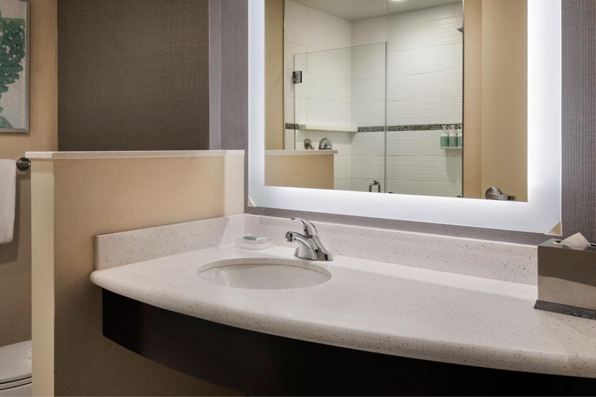 Courtyard By Marriott South At The Navy Yard Hotel 3*