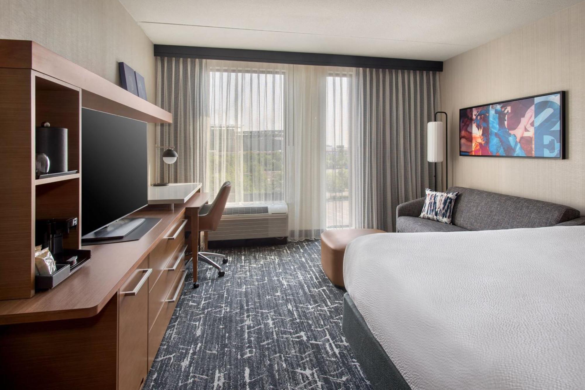 Hotel Courtyard By Marriott South At The Navy Yard 3*
