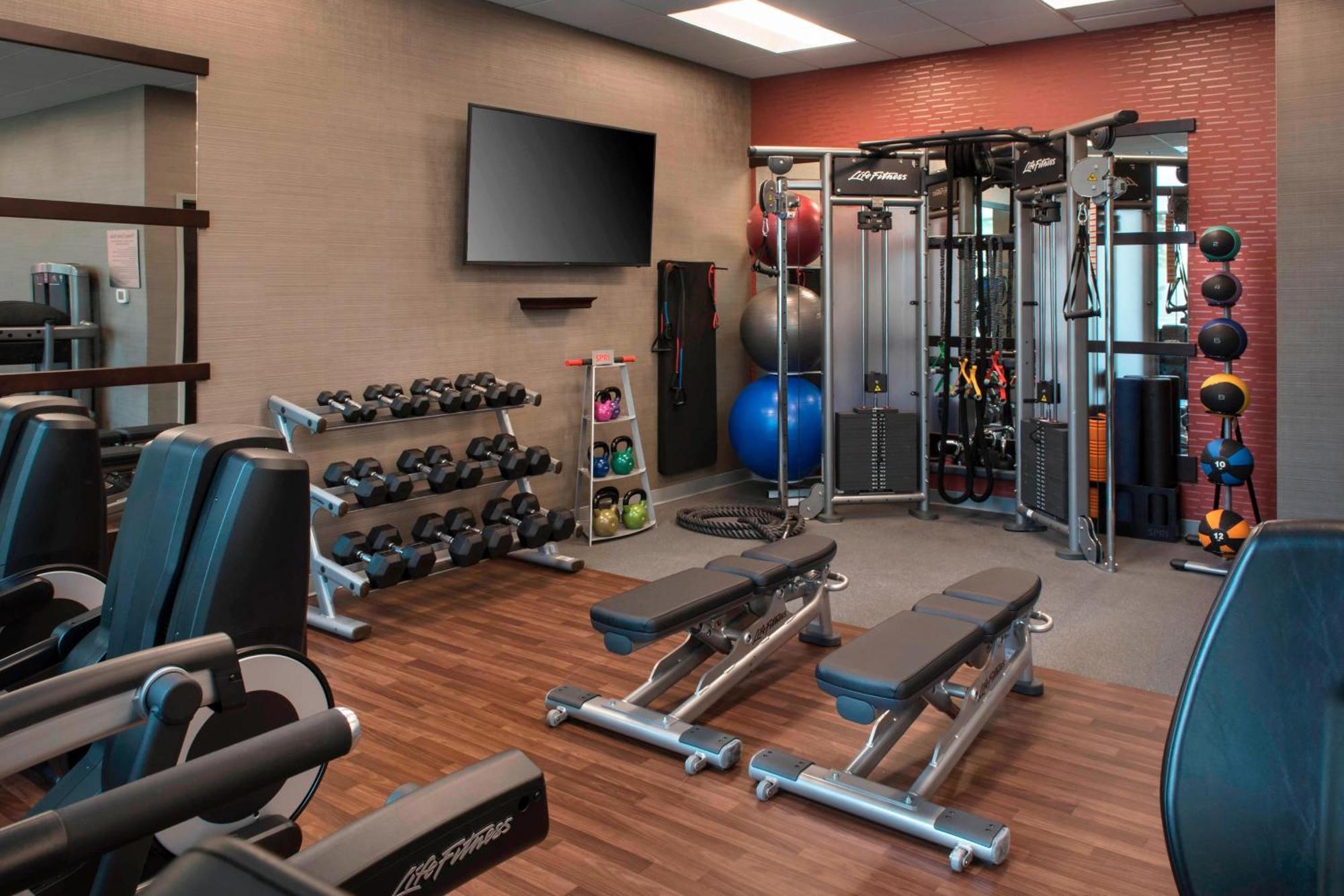 Courtyard By Marriott South At The Navy Yard